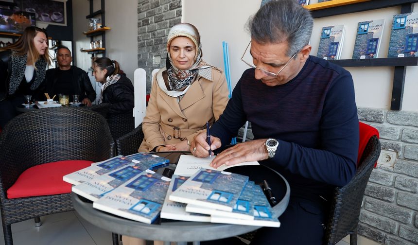 Emekli polis Zekeriya İlhan, imza günü düzenledi