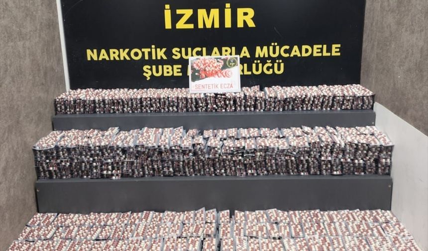 İzmir'de 55 bin 552 sentetik hap ele geçirildi