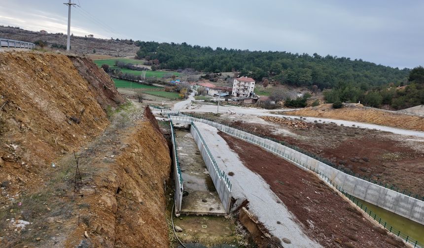 Bilim insanları, Uşak'taki kuraklığın olağanüstü olduğunu belirtiyor!