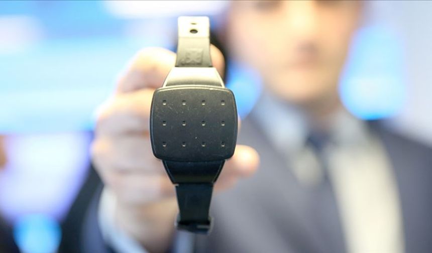 İzmir'de çocuğunun boğazına bıçak dayayarak eşini tehdit eden babaya "ev hapsi" !