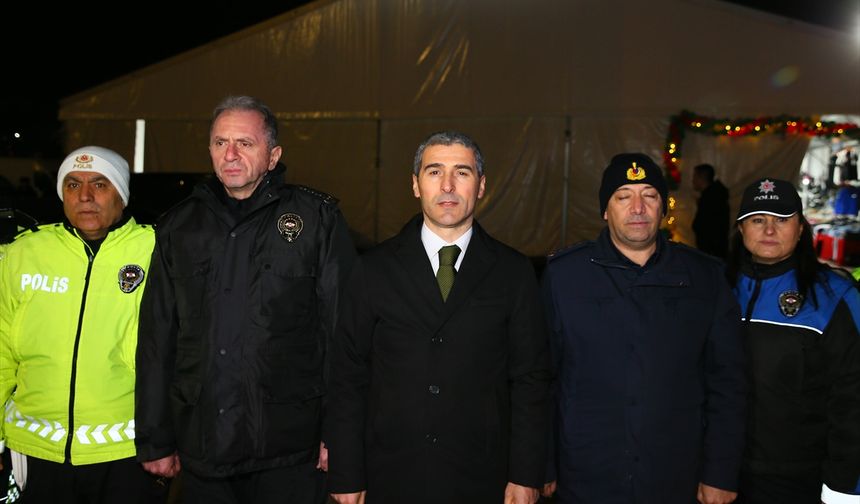 Soğuk havaya rağmen Uşak'ın güvenliği için çalıştılar