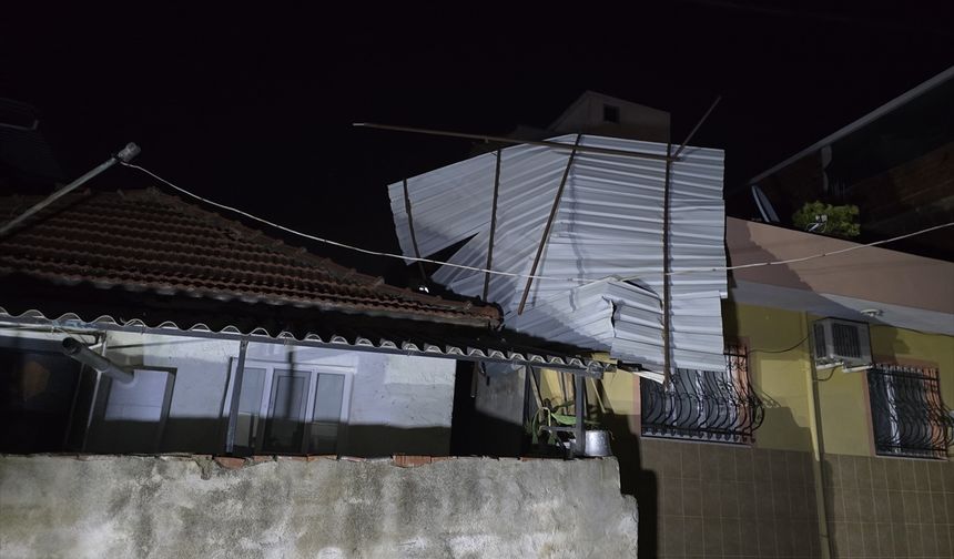 Manisa'da sağanak ve fırtına etkili oldu