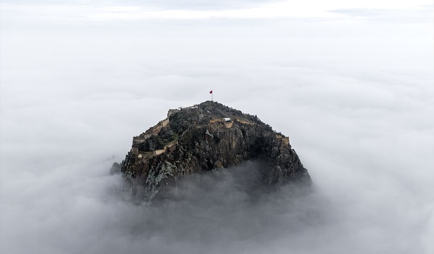 Uşak'ın komşusu Afyonkarahisar'daki kalede sis nedeniyle tarihi drama filmi çekilebilir!