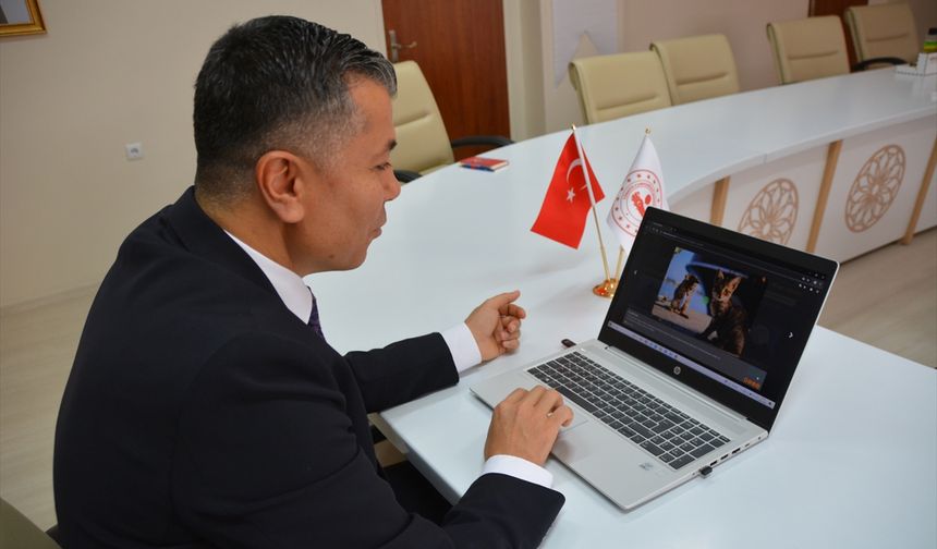 Banaz Kaymakamı Emeç, AA'nın "Yılın Kareleri" oylamasına katıldı