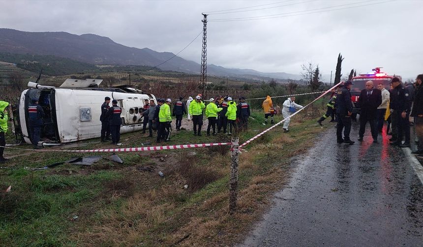 Denizli'de korkutan kaza; 1 ölü, 22 yaralı!