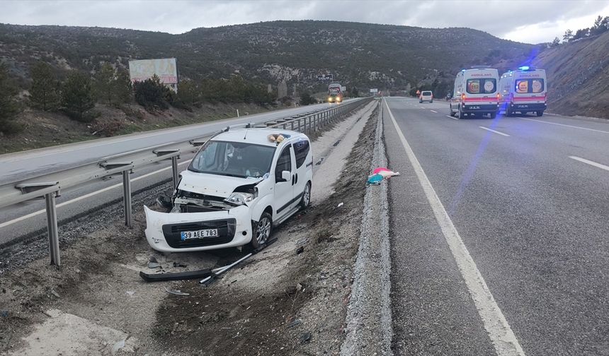 Kütahya’da trafik kazası; 3 yaralı!