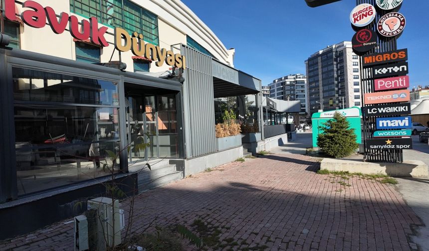 Uşak'ta 314 gündür kapalı olan Karun AVM çalışanları, mahkeme kararına rağmen hala mağdur!