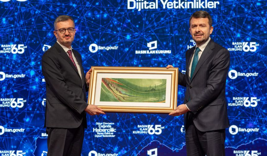 Gazeteci, haber gibi önemli bir konuda sorumluluğu yapay zekaya bırakmalı