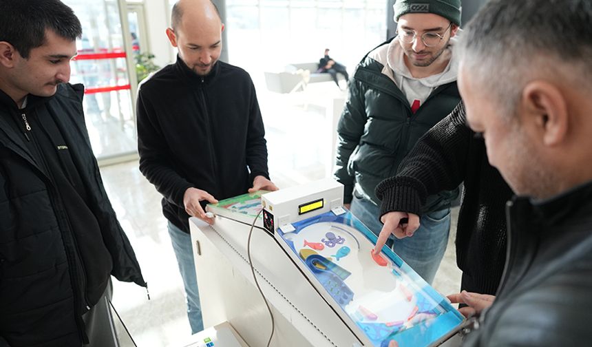 Uşak Üniversitesi'nde Öğrencilerden Proje Sergisi ve Poster Sunumu