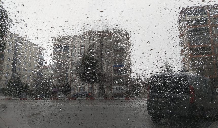 Uşak'ta su kaynaklarının bulunduğu bölgelere iyi yağmur yağdı!