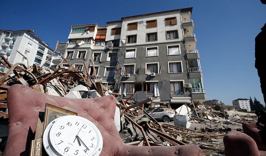 Uşak Valiliği: "6 Şubat'ı unutmuyoruz, unutturmuyoruz!"