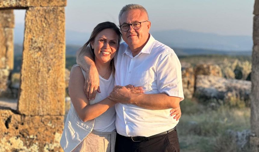 Uşak Milletvekili, Sevgililer Günü'nü eşiyle güzel anılarını paylaşarak kutladı