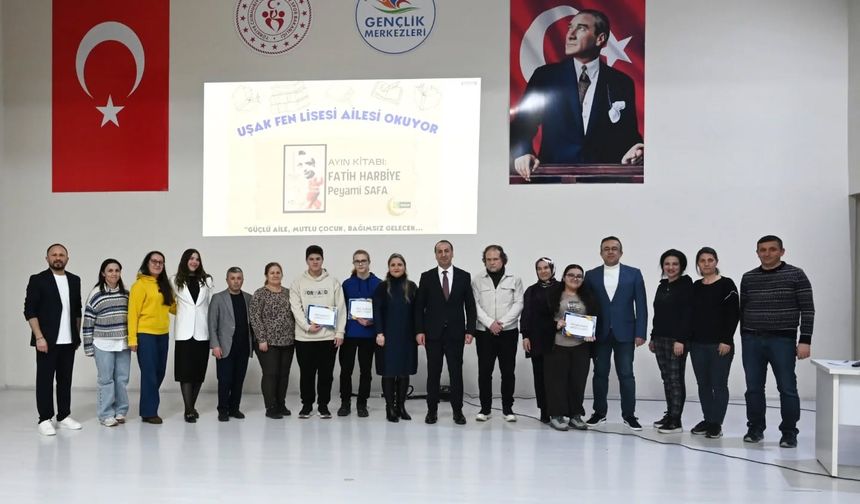 Milli Eğitim Müdürü Yücel "Uşak Fen Lisesi Ailesi Okuyor” Projesi Kapsamında Öğrenci ve Velilerle Buluştu