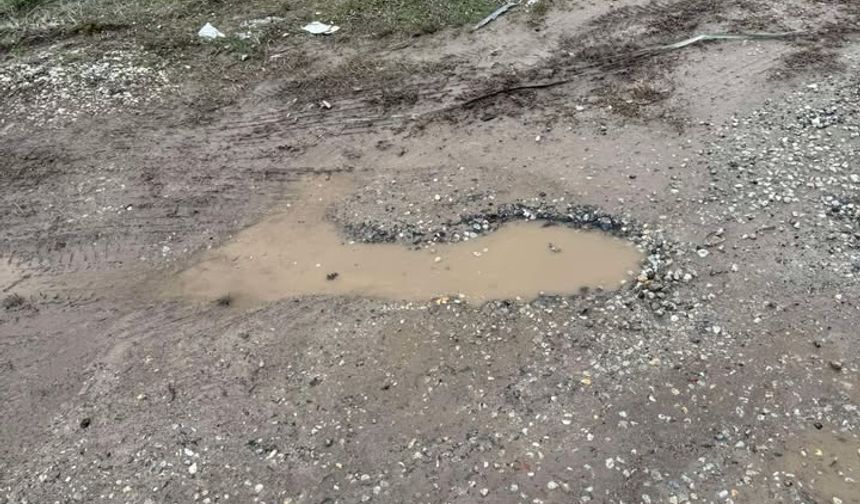 Uşak'ta yoğun yağmurların ardından yollar iyice bozuldu!