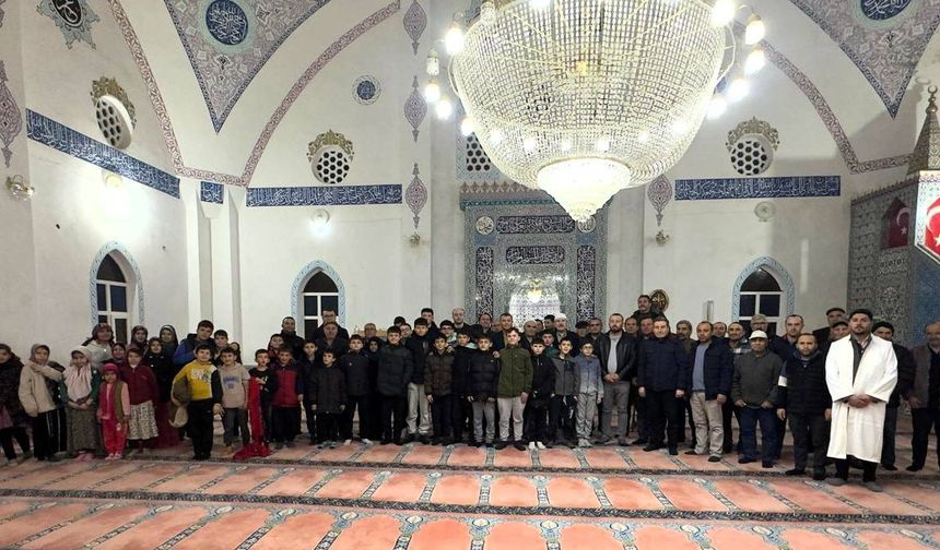 Banaz Kaymakamı Emeç'ten Derbent Köyünde İftar Ziyareti