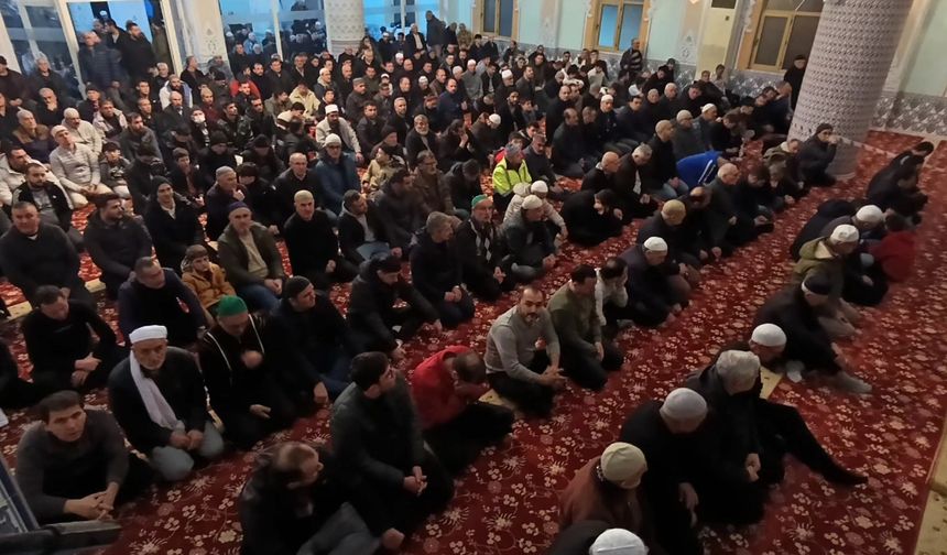 Akşemsettin Camii'nde Enderun Usulü Teravih Namazı Kılındı