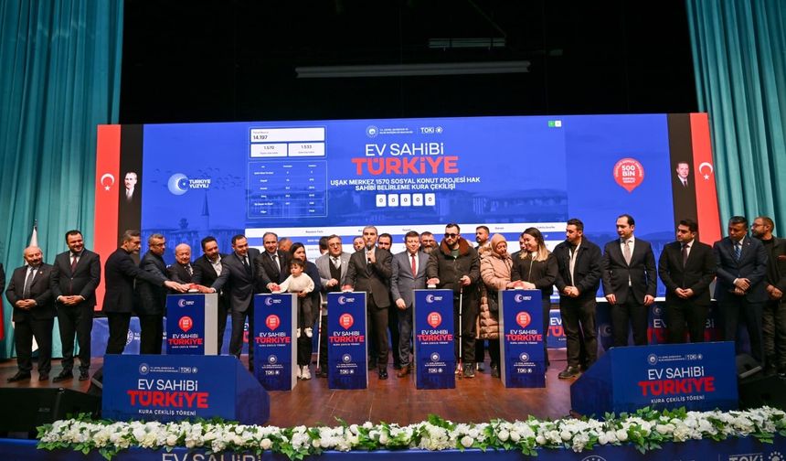 Uşak'ta TOKİ konutlarının kurası çekiliyor