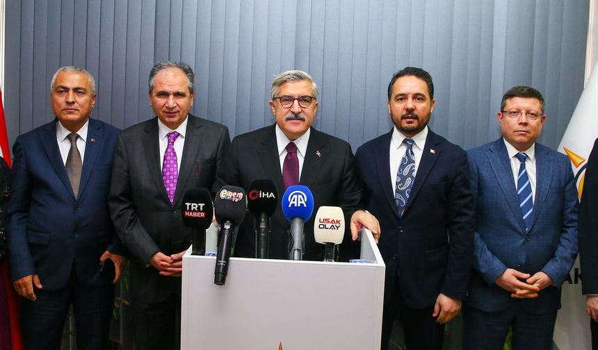 AK Parti Genel Başkan Yardımcısı Yayman, Uşak'ta partisinin il başkanlığını ziyaret etti