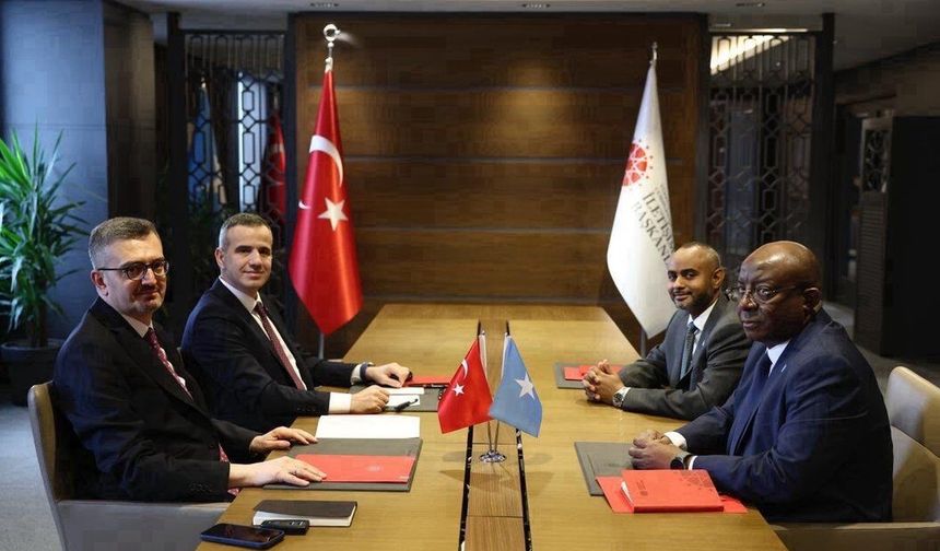 İletişim Başkanı Burhanettin Duran, Somalili bakanlarla buluştu