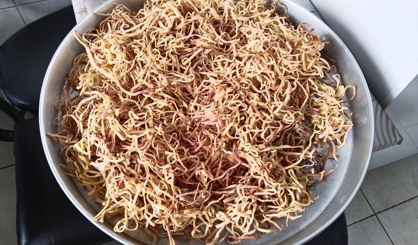 Uşak'ta Ramazan ayında çok tüketilen erişte, 250 ila 500 TL'den satılıyor!