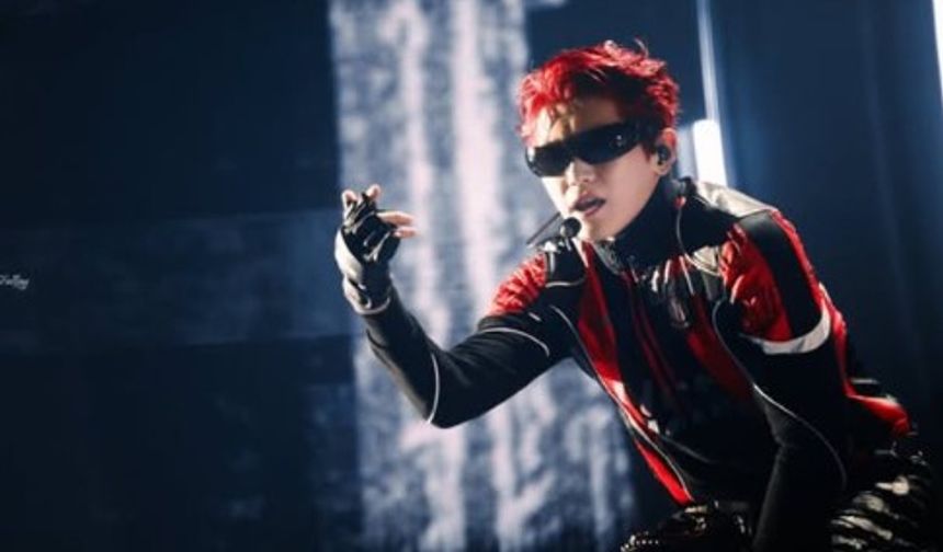 Güney Koreli Rapçi Lee Taeyong, Uşakspor logosunun yer aldığı montla konsere çıktı