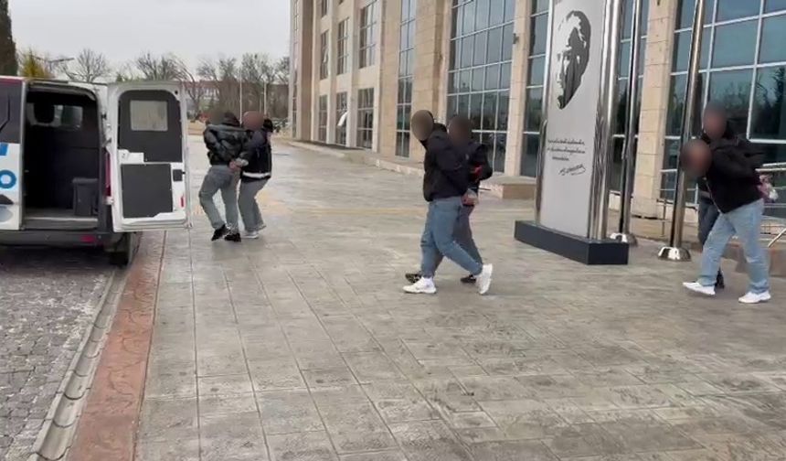 Uşak'ta 2 ayrı yeşil reçete operasyonunda 5 kişi tutuklandı