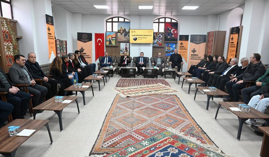 Uşak'ta öğretmenler ufkunu geliştirmek için Eşme'de buluştu!