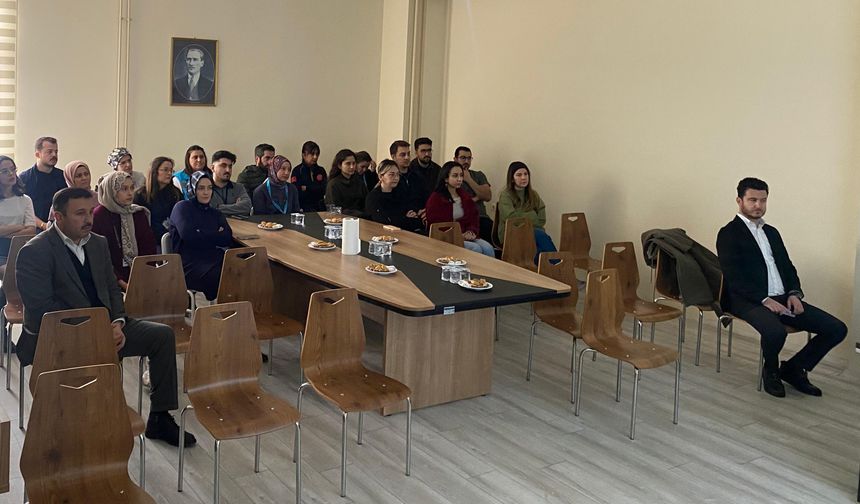 Sivaslı'da sağlık personellerine eğitim