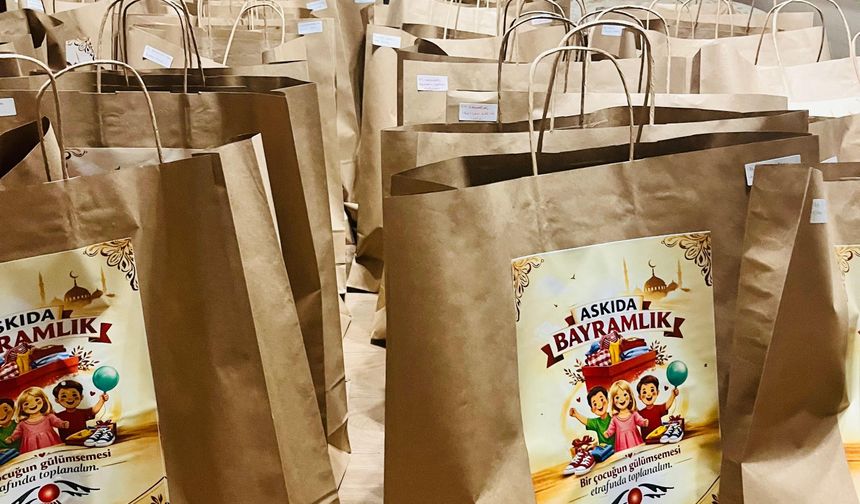 Uşak'ta askıda bayramlık projesiyle ihtiyacı olan ailelere destek