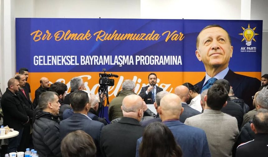AK Parti Uşak İl Teşkilatı bayramlaşma programında buluştu
