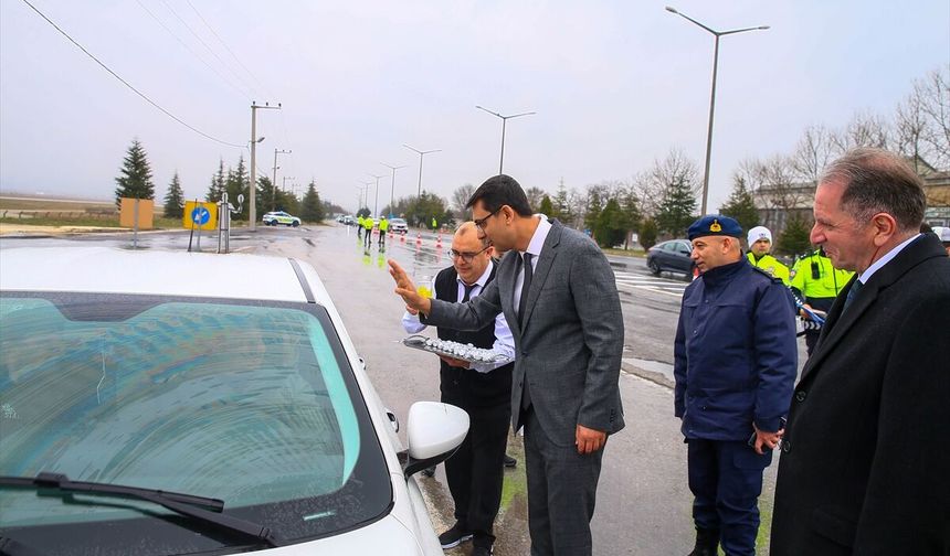 Uşak'ta polis ve jandarma bayram mesaisinde