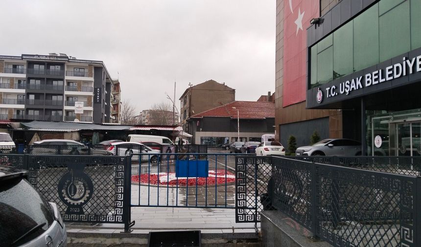 Uşak Belediyesi operasyonu kapsamında gözaltına alınan Başkan Yardımcısı ile 3 kişi serbest bırakıldı