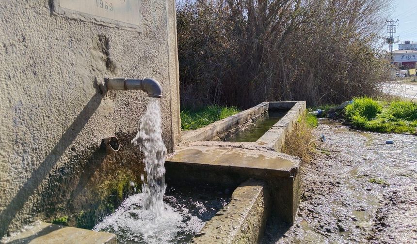 Uşak Değirmendere'deki hayrat çeşmeleri gürül gürül akıyor