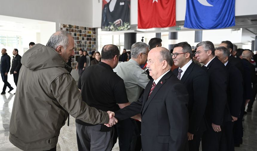 Uşak Üniversitesi Rektörü: Eşimizden ve dostlarımızdan kayıplar yaşadık, Allah mekanlarını cennet eylesin