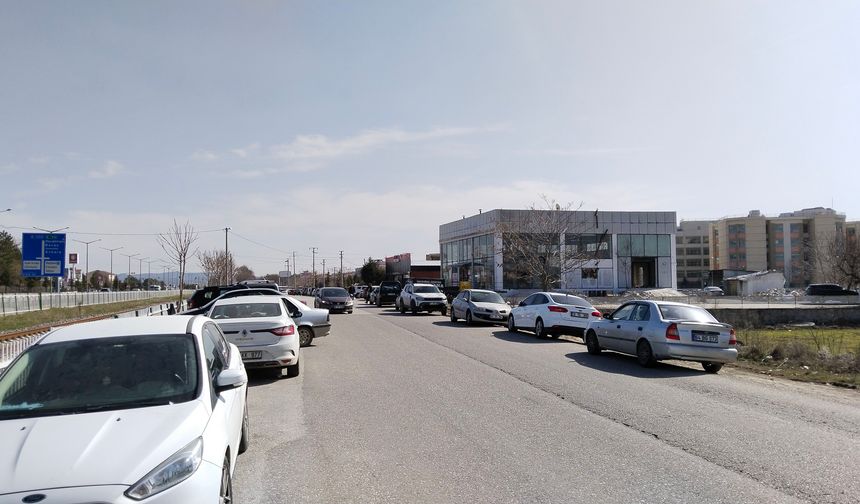 Uşak Eğitim ve Araştırma Hastanesi'nde otopark sorunu had safhaya çıktı
