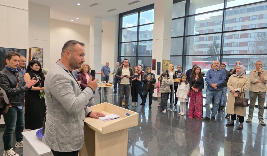 Uşak Arkeoloji Müzesi’nde ‘Karma Sergi’ isimli sanat galerisi açıldı