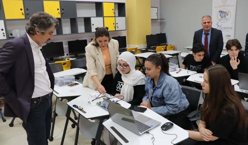 Uşak Orhan Dengiz Anadolu Lisesi’nde ‘Yenilikçi Sınıf ‘etkinliği