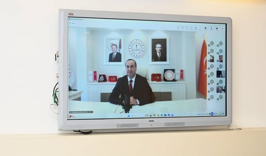 İçişleri Bakanlığı’nda  yapılan ‘okul güvenliği’ toplantısına Uşak İl Milli Eğitim Müdürü Halil Yücel’de katıldı