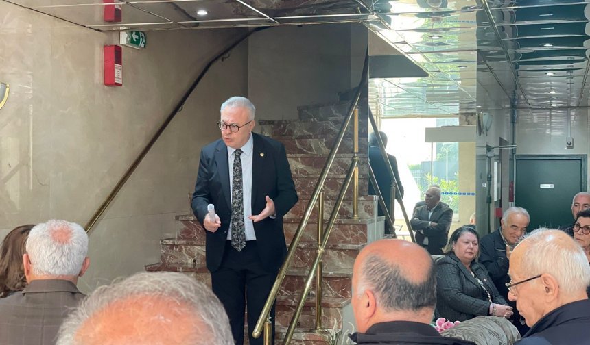 Uşak Milletvekili Karaoba, Paris'teki CHP'li vatandaşlarla buluştu