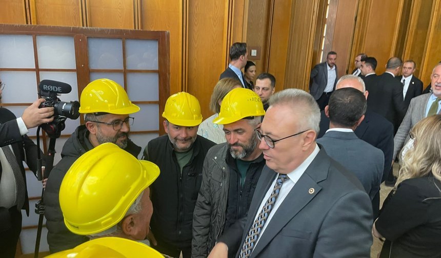 Uşak Milletvekili Ali Karaoba; Aylardır maaşlarını alamayan maden işçilerimiz yalnız değildir!