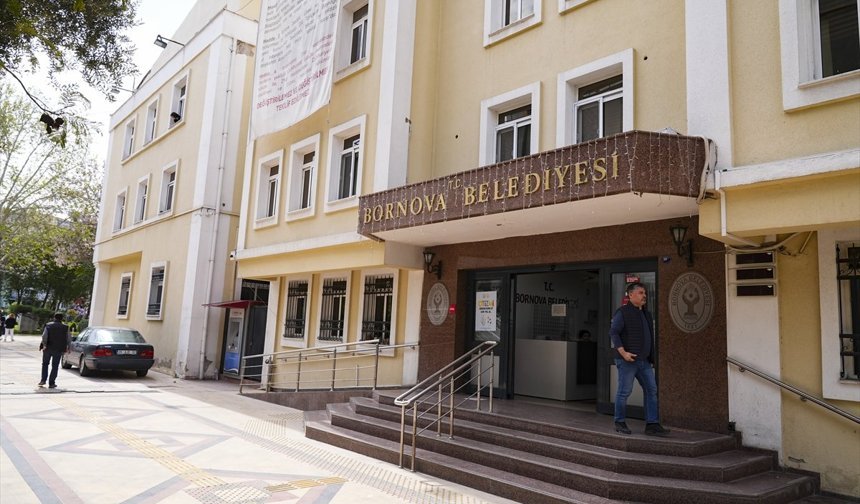 Uşak ve Bornova eksenli bankamatik memuru mevzusuna İsmail Saymaz da isyan etti!