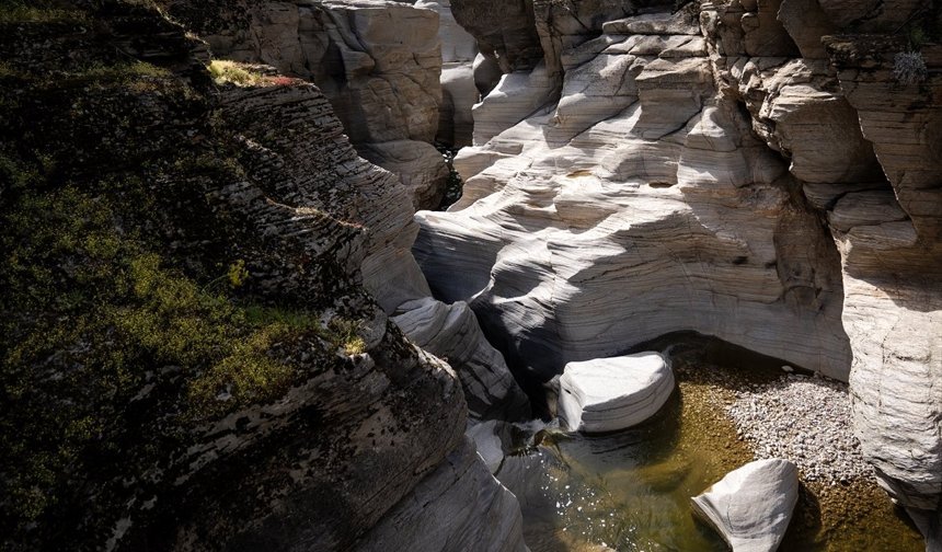 Suyun sanat eserine dönüştüğü kayalar: Taşyaran Vadisi!