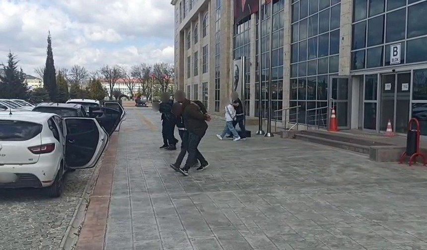 Uşak'ta zehir tacirlerine son operasyon! 3 kişi tutuklandı!