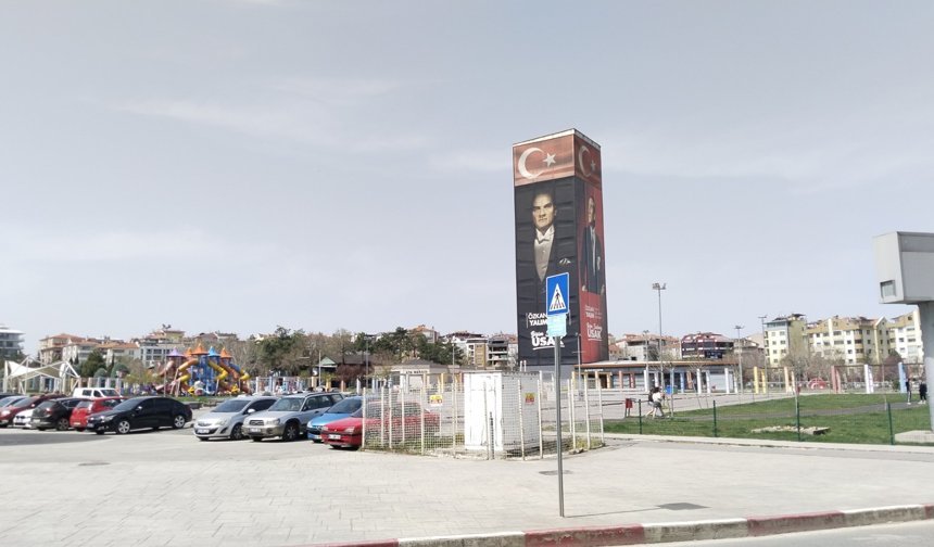 Uşak Atapark'ta kurulan sosyete pazarına benzer organizasyon kaldırıldı!