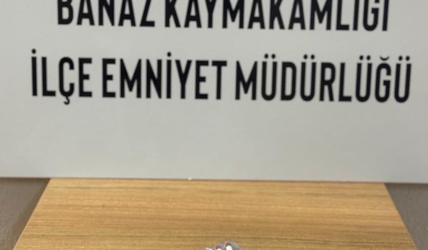 Uşak Banaz’da şüpheli şahsın üzerinden yasaklı madde çıktı