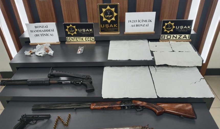 Uşak'ta zehir ticareti yapanlara yönelik operasyonlarda yakalanan 3 şüpheli tutuklandı