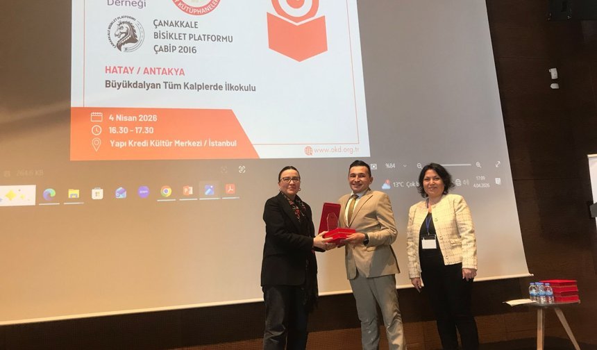 Uşaklı ‘Gezgin kütüphaneci’ örnek kütüphaneci ödülü aldı