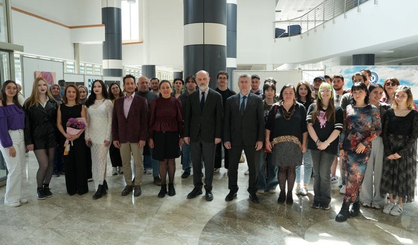 Uşak Üniversitesi’nde resim sergisi açıldı