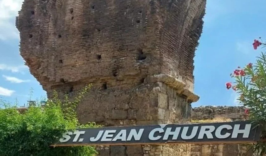 İncil'de adı geçen 7 kiliseden biri, Uşak Üniversitesi'ndeki hocalara emanet edildi!