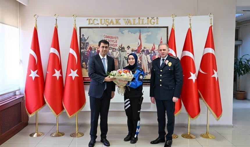 Uşak Valisi Serdar Kartal’ı İl Emniyet Müdürü Taner Çiftçi ve beraberindeki emniyet mensupları ziyaret etti